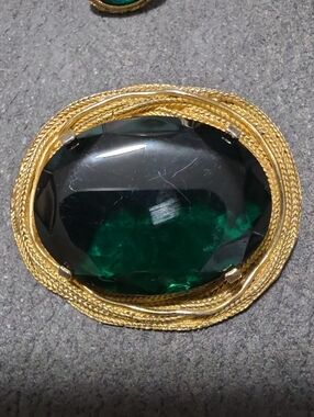 Vintage Elini Goldtone Green  Rhinestone Brooch Pin With Unmarked Earrings
